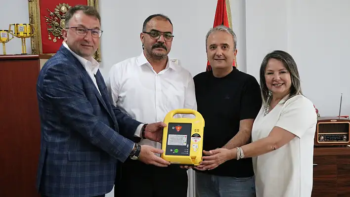 Kayseri'de mezun oldukları liseye anlamlı bağış!