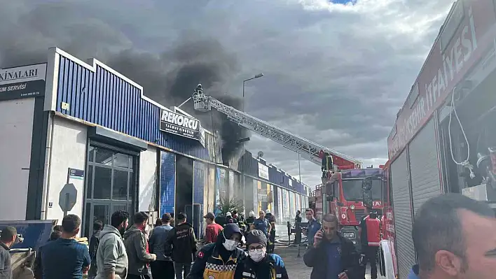 Kayseri'de mobilya atölyesinde korkutan yangın!