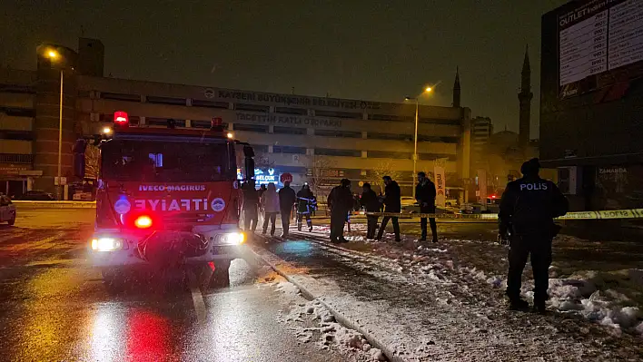 Kayseri'de mobilya mağazasında yangın çıktı: Hafızlık öğrencileri dumandan etkilendi!