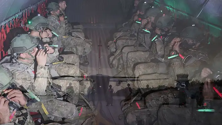 Kayseri'de nefes kesen tatbikat: Komandolar gece atlayışıyla başladı