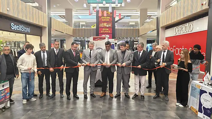 Kayseri'de öğrenciler Avrupa'yı ayağa getirdi! ERASMUS günleri KUMSmall'da renkli başladı