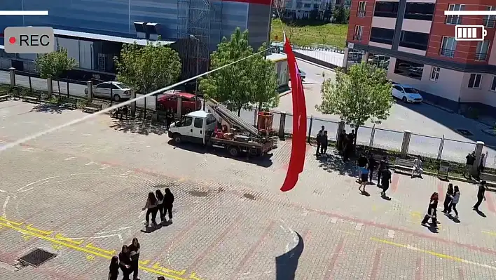 Kayseri'de öğrenciler büyük alkış topladı - Sosyal deneyi geçtiler!