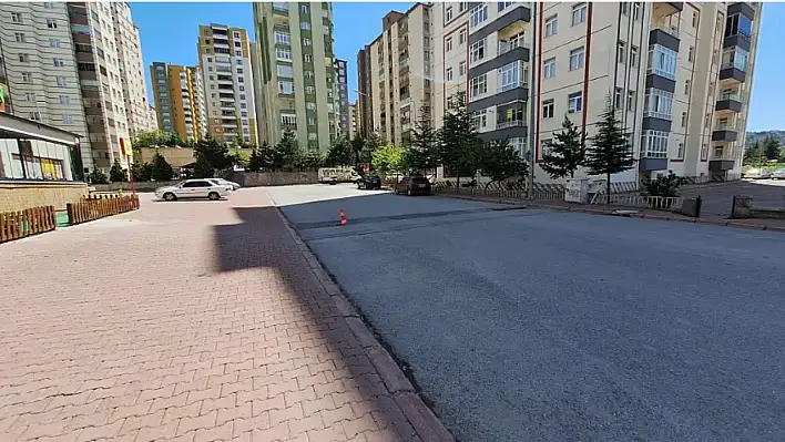 Kayseri'de onarılmayan yol yağışlarla birlikte daha çok çöktü