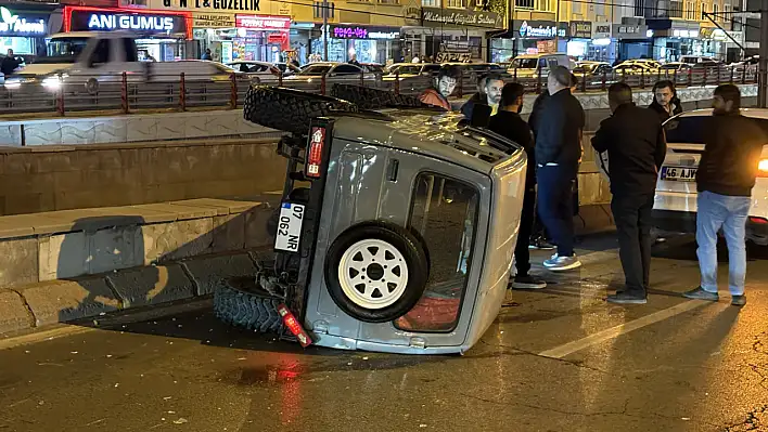 Kayseri'de otomobil cipe çarptı: Yol trafiğe kapandı
