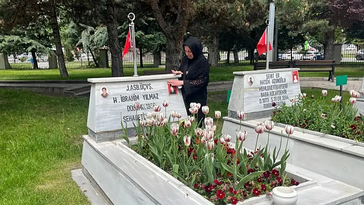 Kayseri'de şehit eşi 31 yıldır çocuklarına  hem anne hem baba oldu!