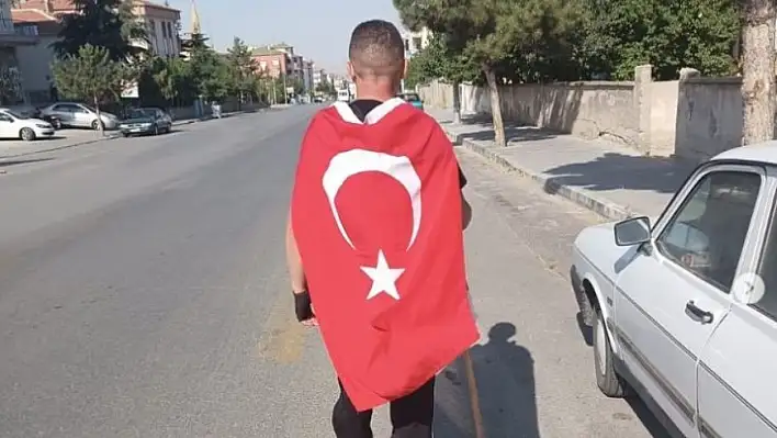 Kayseri'de şehitler için kilometrelerce yol yürüdü!