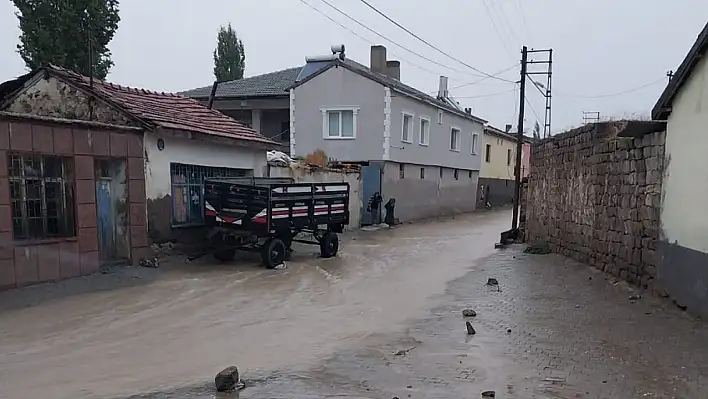 Bünyan ilçesinde sel meydana geldi