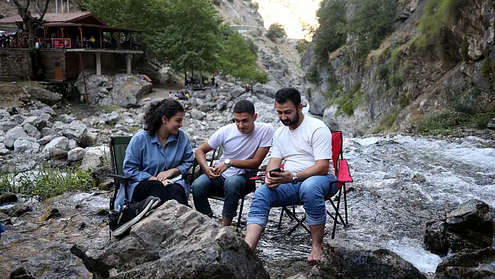 Kayseri'de sıcaktan bunalanların adresi! Tam bir doğal klima...