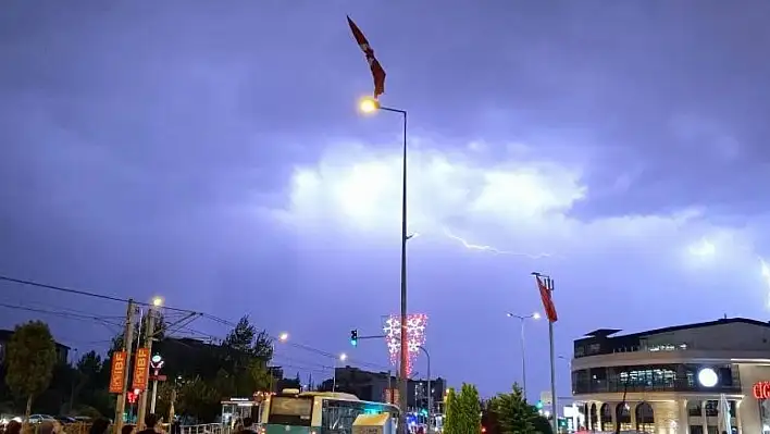 Kayseri'de sağanak yağış etkili oldu!