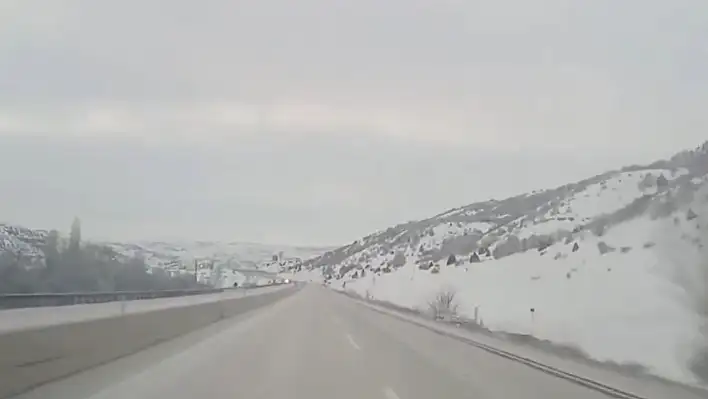 Kayseri'de soğuk hava etkili oluyor: Yollarda son durum nasıl?