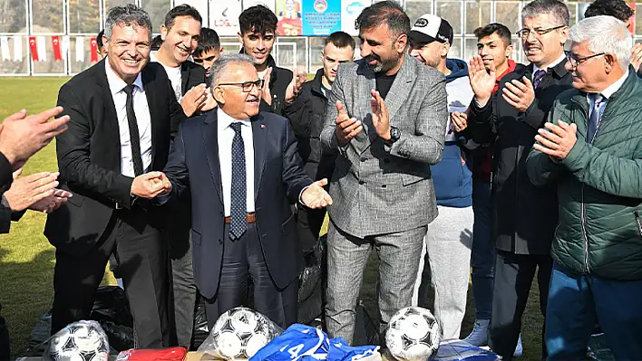 Kayseri'de Spor Malzemesi Dağıtım Töreni'nde geri sayım!