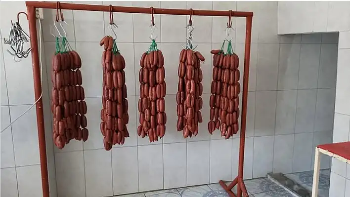 Kayseri'de sucuk tezgahı yenilendi