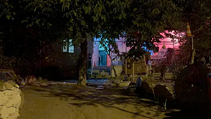 Kayseri'de tartıştığı erkek arkadaşını bıçakladı!