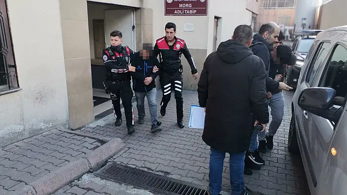 Kayseri'de tüfekli bıçaklı kavga: Ağır yaralanan şahıs hayatını kaybetti!