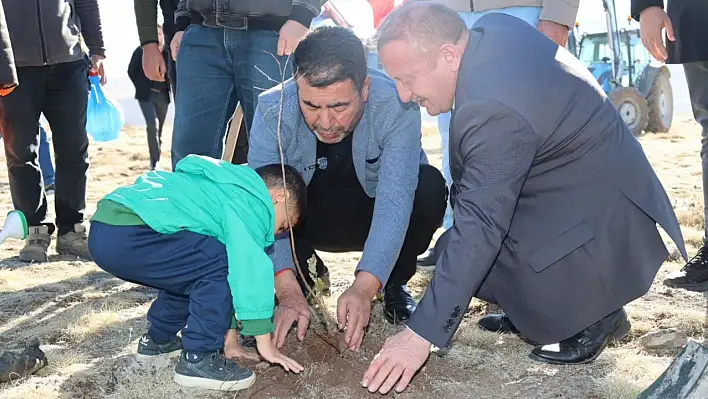 Kayseri'de Yakup Çalık için fidanlar toprakla buluştu