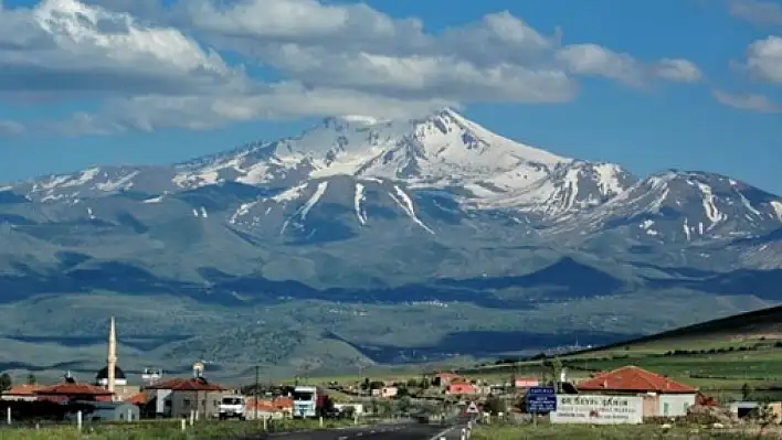 Kayseri'de Yaz Ortasında Şaşırtan Görüntüler!