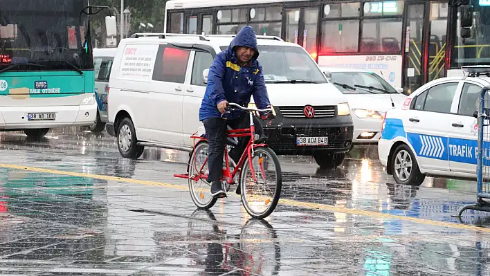 Kayseri'de yoğun sağanak etkili oldu