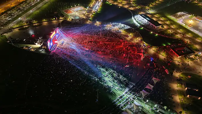 Kayseri'de yüz binler orada buluştu: Etkinliklerin biri bitti diğeri başladı!