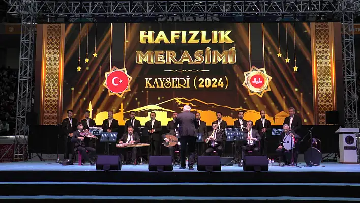 Kayseri'de yüzlerce öğrenci Hafızlık Belgesi aldı