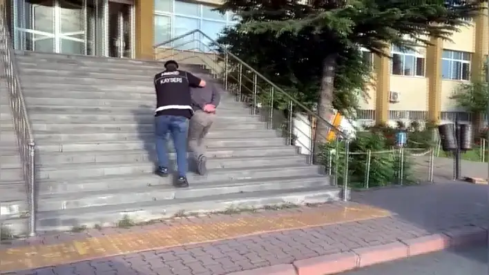 Kayseri'de zehir tacirleri polisten kaçamadı!