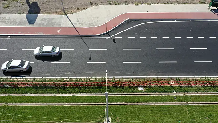 Kayseri'deki yol 12 bin ton asfaltla güçlendirildi!