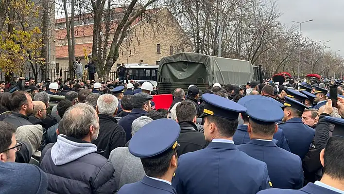 Kayseri'den kısa kısa: Şehide veda, İŞKUR, Ruhsat, Kayserispor…