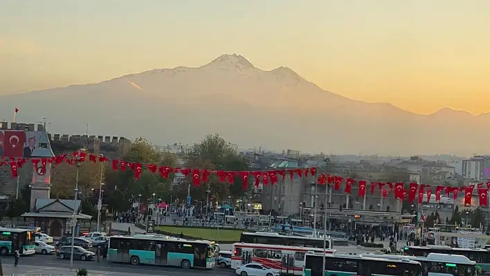 Kayseri'den kısa kısa: Skandal olay,Trafik kazası, Hulusi Akar, Yüksek Hızlı Tren, Kayserispor…