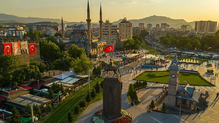 Kayseri'den kısa kısa: Trafik kazası, Öğretmenler Günü, Arı Projesi, Kayserispor…