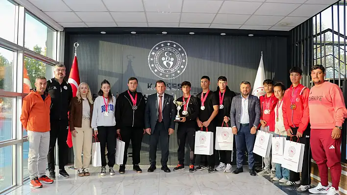 Kayseri'den şampiyonluk çıkarması: Paten takımı Türkiye'nin zirvesinde!