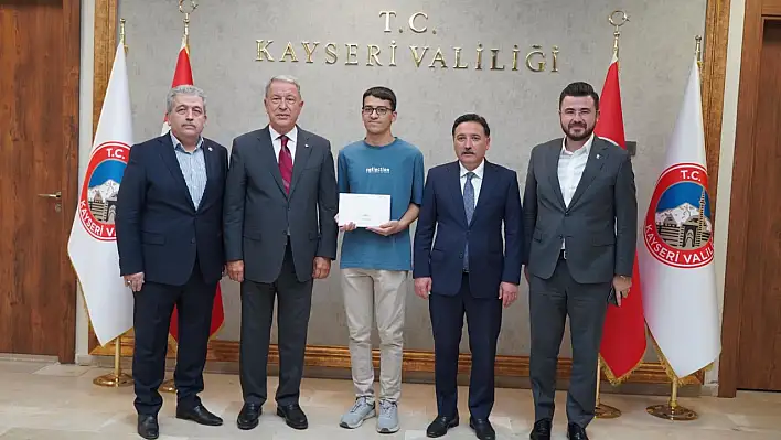 Kayseri'den Türkiye 3.'sü çıktı: AK Parti il başkanı ziyaret etti