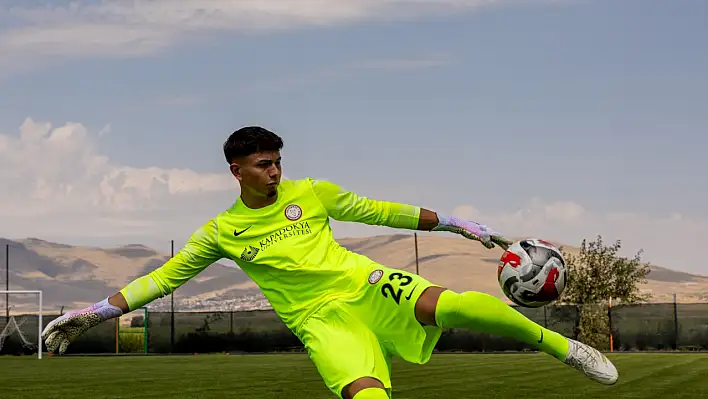 Kayseri'den yetişti, Nevşehir ekibinde profesyonel oldu