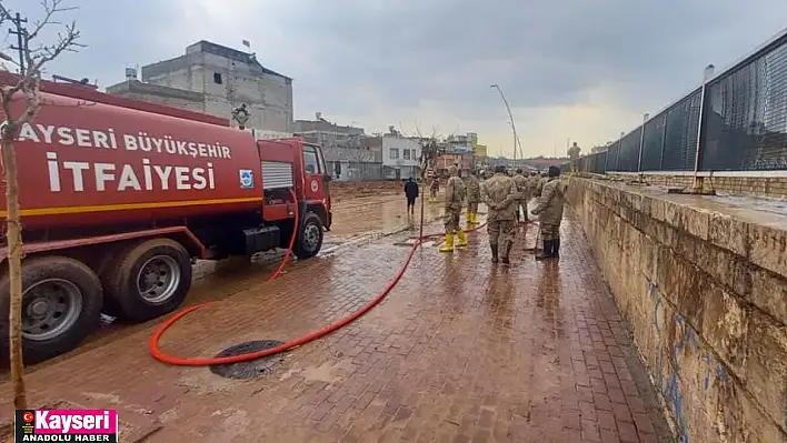 Kayseri sel bölgelerinin de yardımına koştu