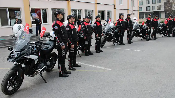 Kayseri Emniyeti araç filosunu güçlendirdi -  1 PAK aracı, 10 motosiklet ve 10 adet elektrikli bisiklet...