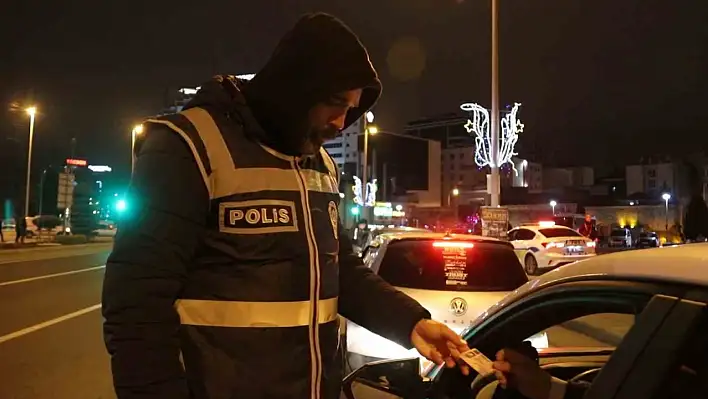 Kayseri Emniyeti'nden 'yılbaşı' uygulamaları: 15 bin 569 kişi sorgulandı