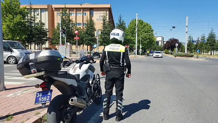 Kayseri Emniyeti YKS'de iş başında - 90 aday sınava yetiştirildi!