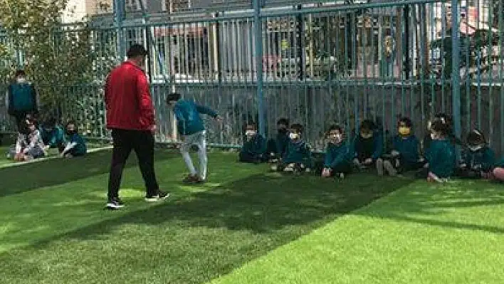 Badminton branşına sporcular GSB Spor okullarından yetişecek