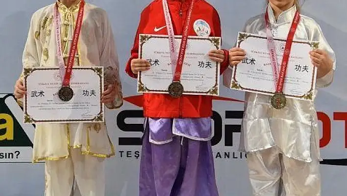 Başkan Büyükkılıç minik şampiyonu tebrik etti