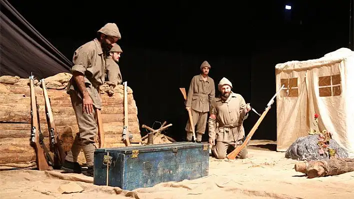 'Çanakkale Mahşeri, Kardeşlik Destanı' Sahnelendi 