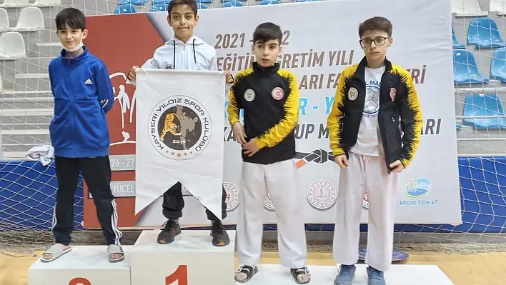 Okullar arası Karate grup müsabakalarında Kayseri rüzgarı esti