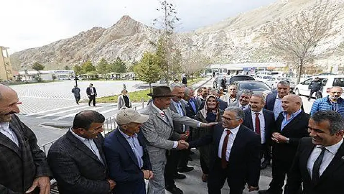 'BİZ KARDEŞLER TOPLULUĞUYUZ'