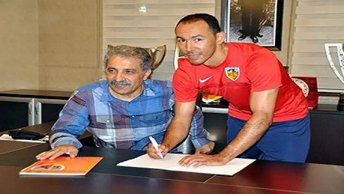 Kayserispor, Umut Bulut ile sözleşme yeniledi