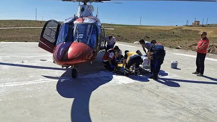 Ambulans helikopter, kalça kemiği kırılan hasta için havalandı