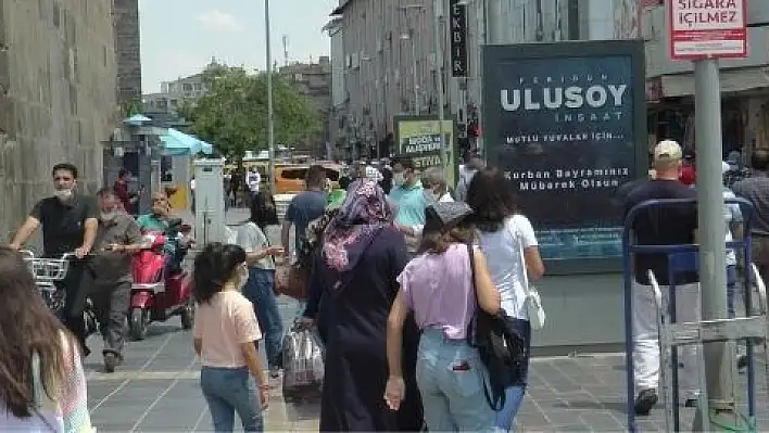 Gurbetçiler esnafın işlerine hareket getirdi