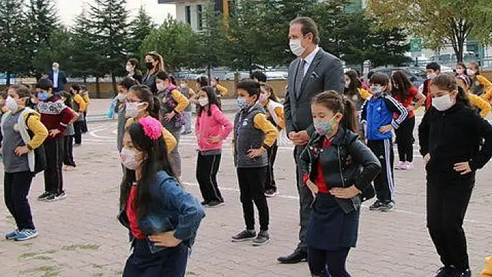 Ekinci 'Okullarımızda virüsün olmadığı güzel günlere döneceğiz'