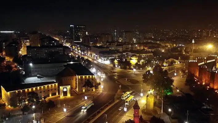 Yeni kısıtlamanın ilk gününde Kayseri'de sokaklar boş kaldı