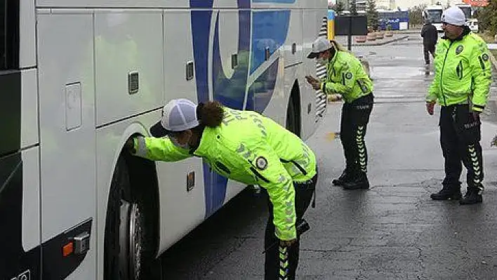Kayseri'de yolcu otobüslerine 'kış lastiği' denetimi