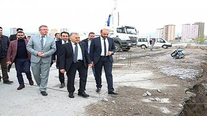 Melikgazi'de taşkın koruma kanalı ve köprü inşaatları devam ediyor 