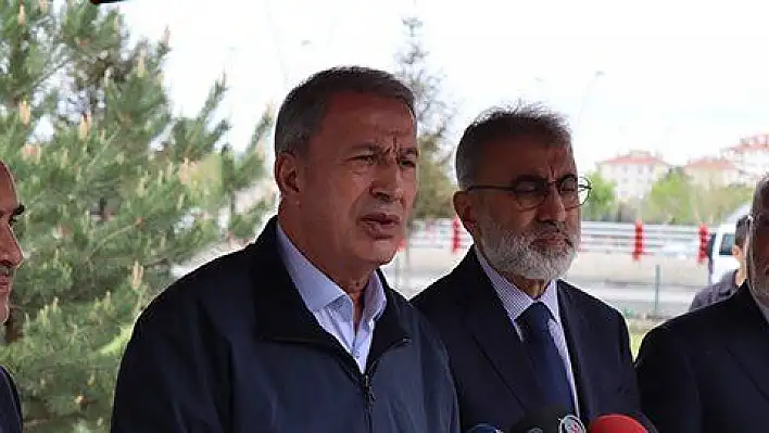 Bakan Akar: 'Irak ve Suriye'nin kuzeyinde tek amacımız var o da teröristle mücadele etmek'