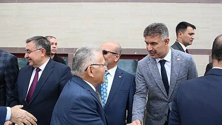 Büyükkılıç'tan devlet-millet ile iç içe bayram kutlaması