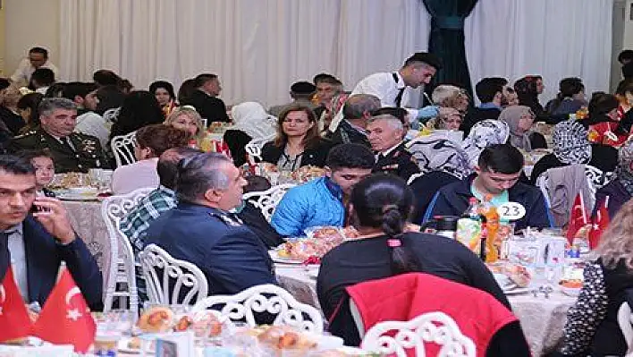 Garnizon komutanlığından şehit ailelerine iftar